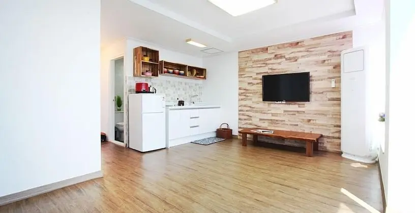 Tek Büyük Yataklı Oda (Orange Pink Green Blue)