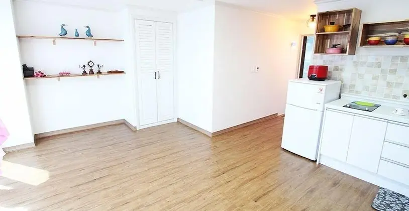 Tek Büyük Yataklı Oda (Orange Pink Green Blue)