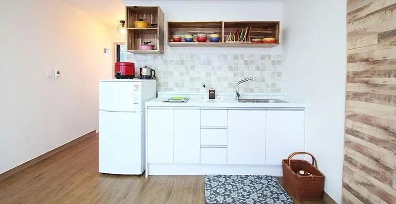 Tek Büyük Yataklı Oda (Orange Pink Green Blue)