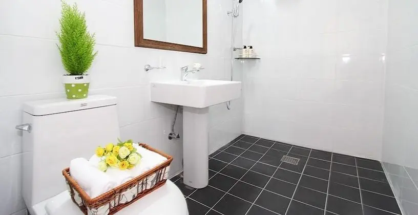 Tek Büyük Yataklı Oda (Orange Pink Green Blue)