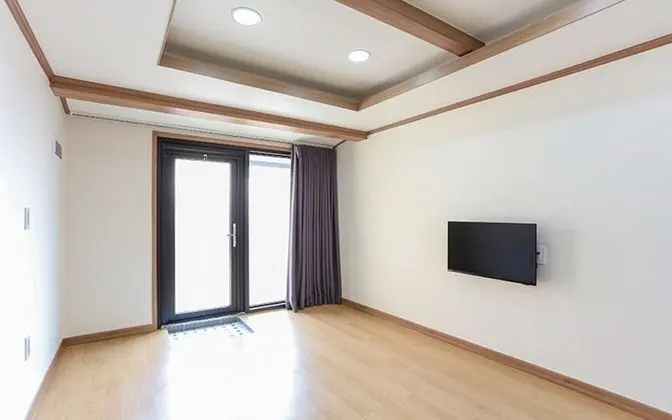 Oda (Room1)