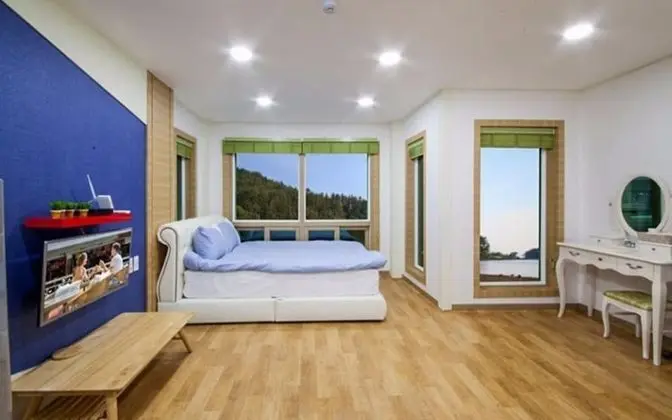 Oda (Room Story 202)