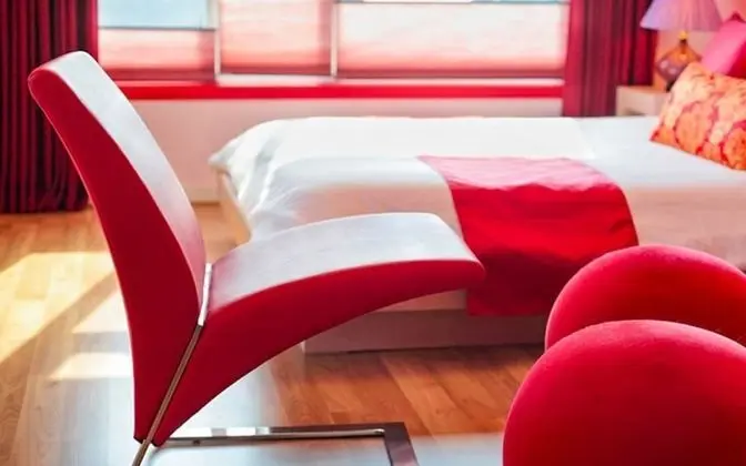 Oda (Saint Paulia (Ocean View Open-Air Bat)