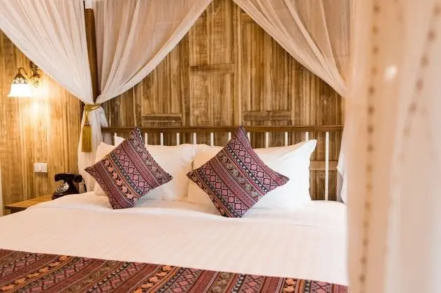 Grand Colonial