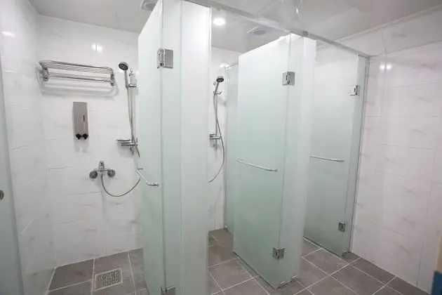 Ortak Ranzalı Oda, Sadece kadınlar için