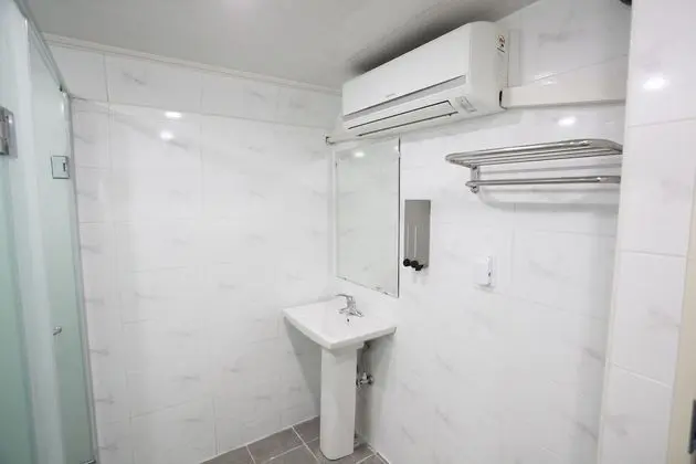 Ortak Ranzalı Oda, Sadece kadınlar için