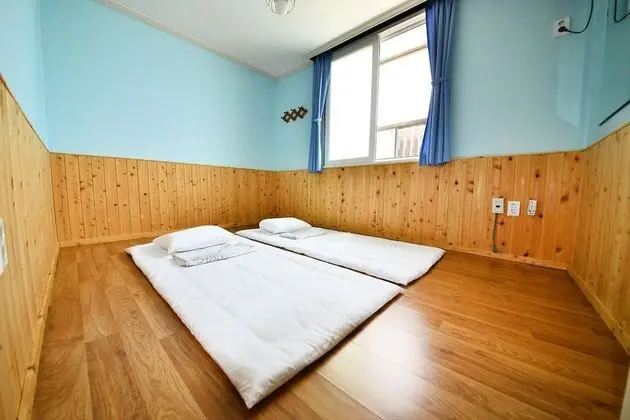 Tek Büyük Yataklı Oda (Traditional Ondol Room)