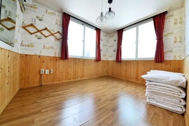 Tek Büyük Yataklı Oda (Traditional Ondol Room)