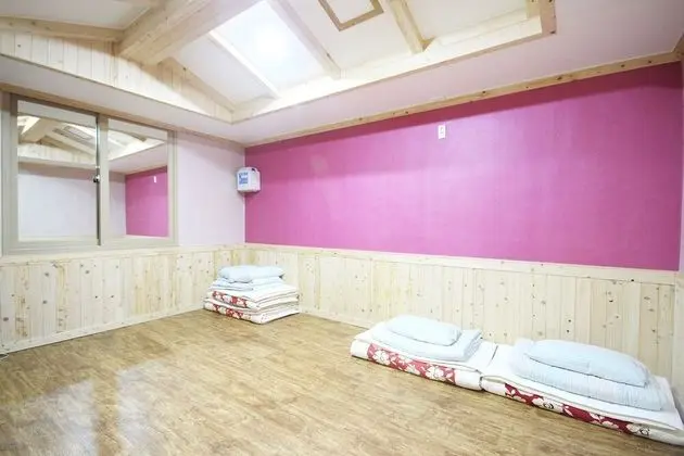 Oda (Korean-style Ondol Room)