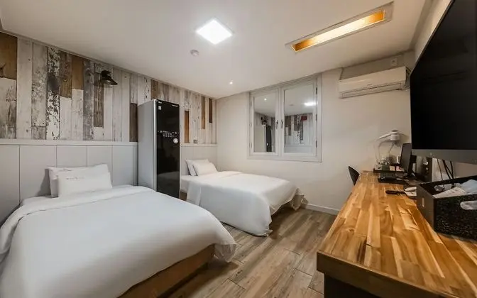 Oda (Twin room (with styler / Netflix avai)