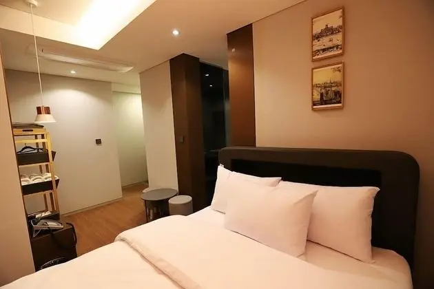 Deluxe Tek Büyük Yataklı Oda