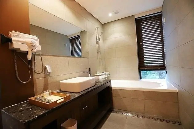 Süit, Nehir Manzaralı