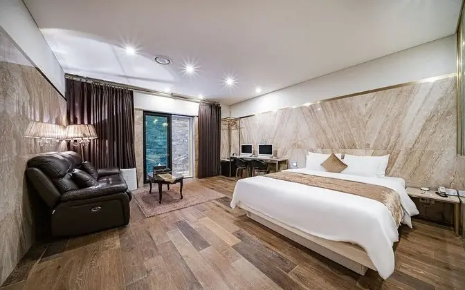 Oda (Deluxe Room A (King bed 2-person spa )