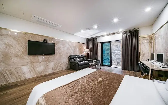 Oda (Deluxe Room A (King bed 2-person spa )