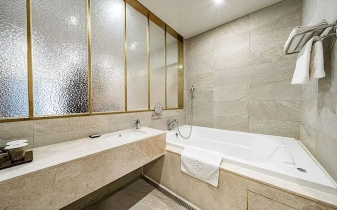 Oda (Deluxe Room A (King bed 2-person spa )