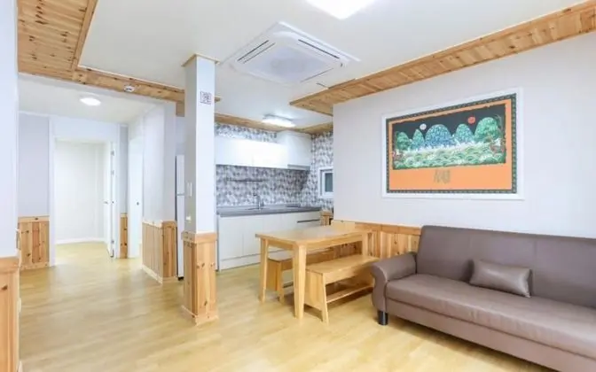 Oda (Moon room (Room102 / family type))