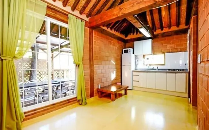 Oda (HyusikChae (Ondol room Unshared House)