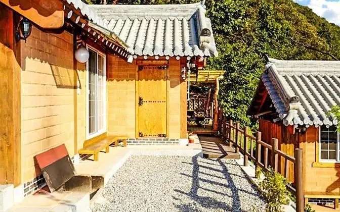 Oda (JayeonChae (Ondol  Unshared House))