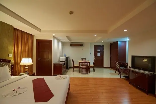 Deluxe King Room