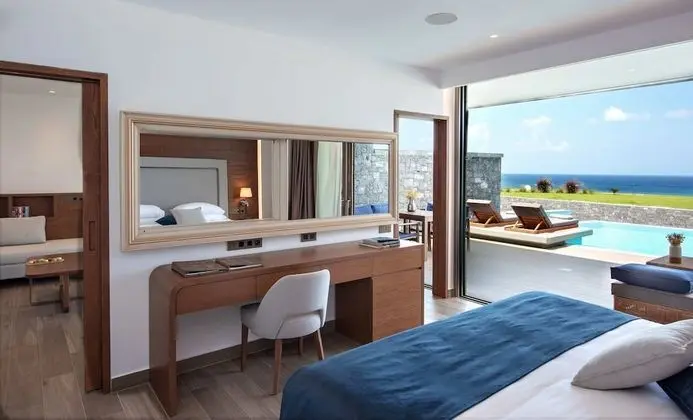 Ambassador Wellbeing Suite Sea View with Private Pool