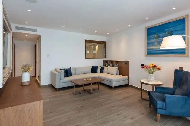 Ambassador Wellbeing Suite Sea View with Private Pool