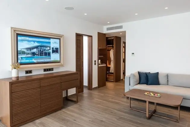 Ambassador Wellbeing Suite Sea View with Private Pool