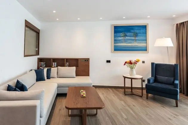 Ambassador Wellbeing Suite Sea View with Private Pool