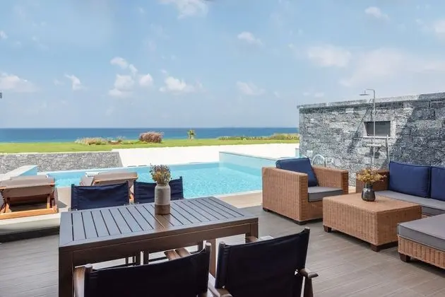 Ambassador Wellbeing Suite Sea View with Private Pool