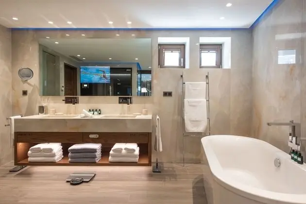 Ambassador Wellbeing Suite Sea View with Private Pool