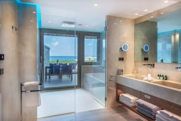 Ambassador Wellbeing Suite Sea View with Private Pool
