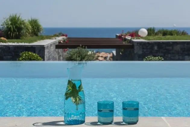 Ambassador Wellbeing Suite Sea View with Private Pool