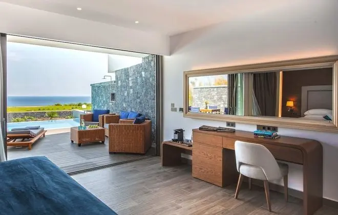 Executive Fitness Suite Sea View with Private Pool and Gym