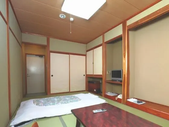 Traditional Üç Kişilik Oda (Japanese Style)