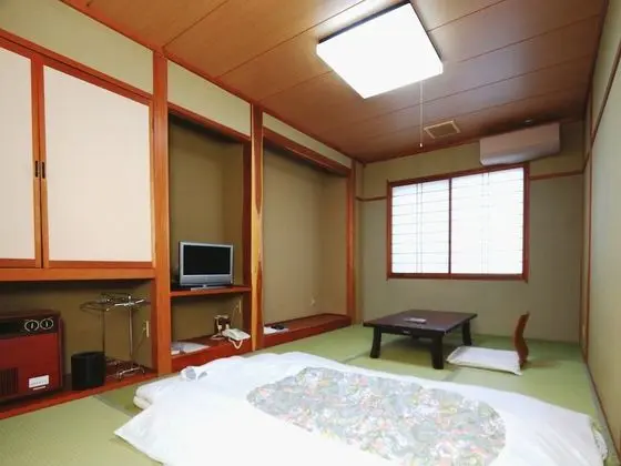 Traditional Üç Kişilik Oda (Japanese Style)