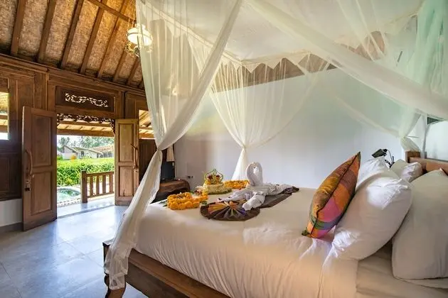 Villa, 1 Yatak Odası, Havuz Manzaralı