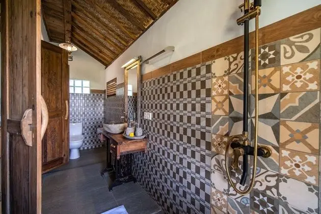 Villa, 2 Yatak Odası, Havuz Manzaralı