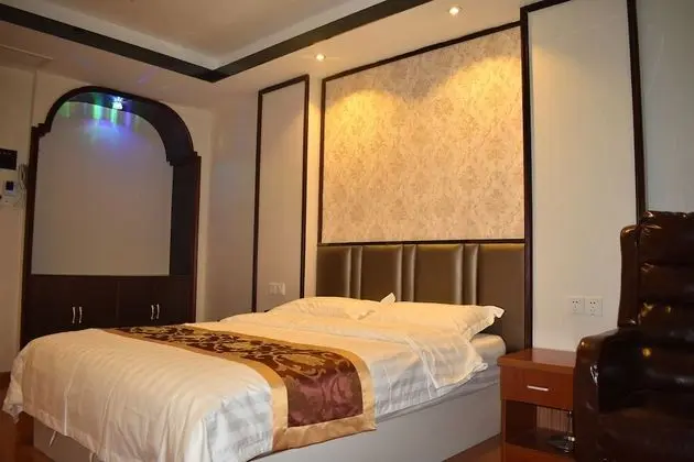 Romantic Tek Büyük Yataklı Oda