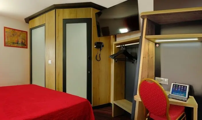 Standard Tek Büyük Yataklı Oda