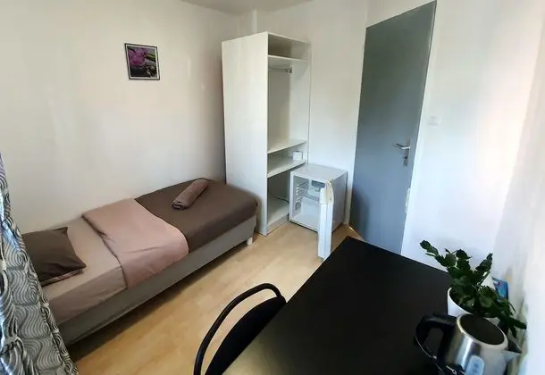 Basic Tek Kişilik Oda, Ortak Banyo