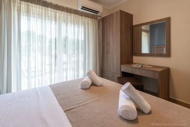 Classic Villa, 4 Yatak Odası, Havuz Manzaralı (A)