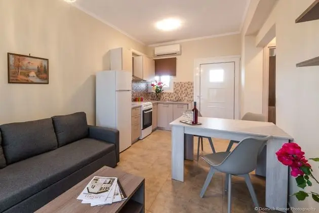 Classic Villa, 4 Yatak Odası, Havuz Manzaralı (A)