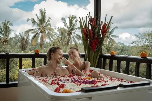 Özel spa küveti