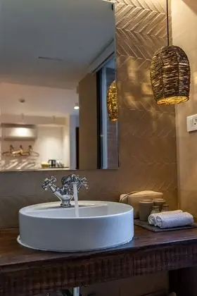 Luxury Oda