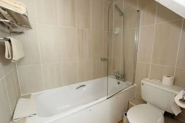 Tek Büyük Yataklı Oda, Banyolu/Duşlu