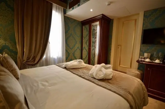 Comfort Tek Büyük Yataklı Oda