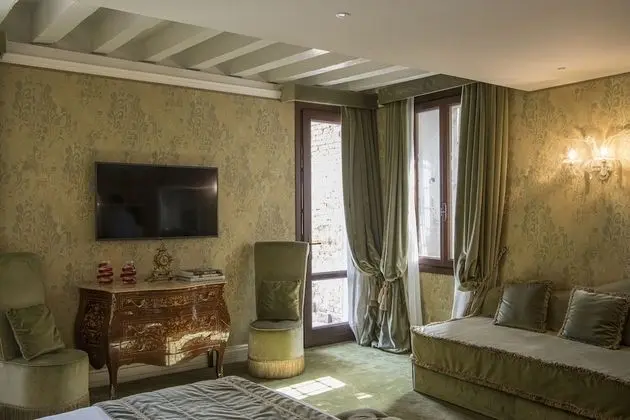 Deluxe Tek Büyük veya İki Ayrı Yataklı Oda, Şehir Manzaralı