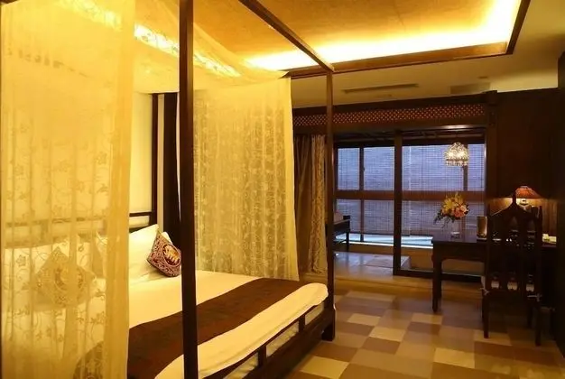 Senior Oda, 1 En Büyük (King) Boy Yatak