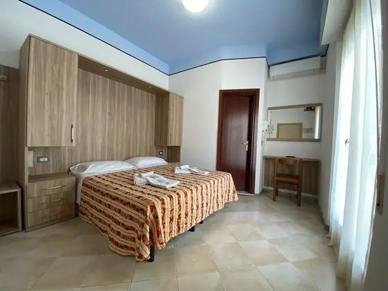 Standard Tek Büyük Yataklı Oda, 1 Çift Kişilik Yatak, Balkon
