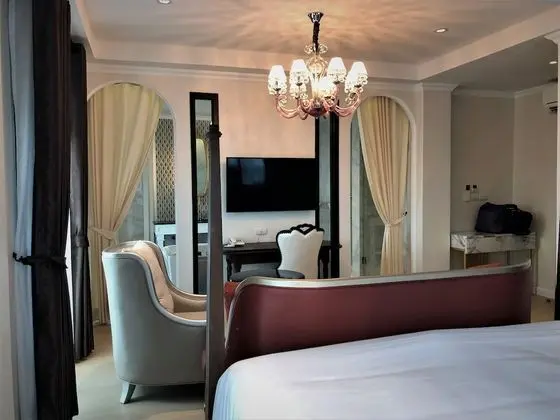 Deluxe Penthouse A4