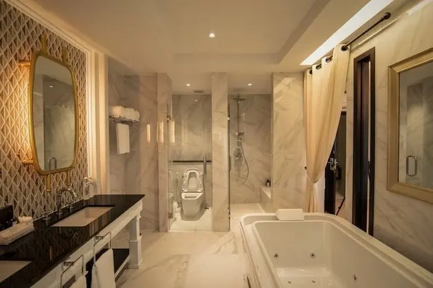 Deluxe Penthouse A4